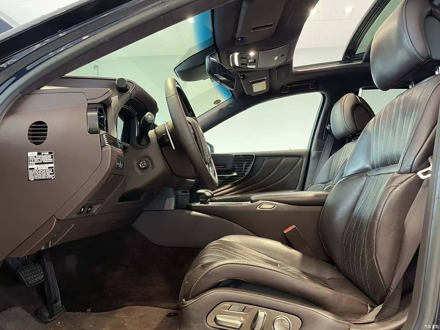 Lexus LS, 2018 4