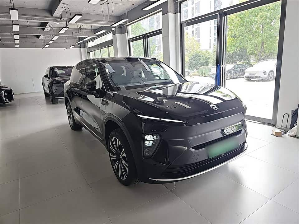NIO ES8