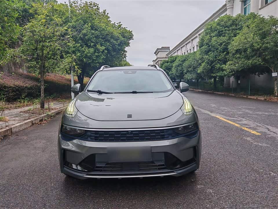 Lynk & Co 01