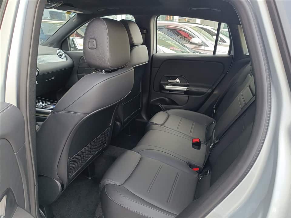 Mercedes-Benz GLA Mercedes-Benz GLA