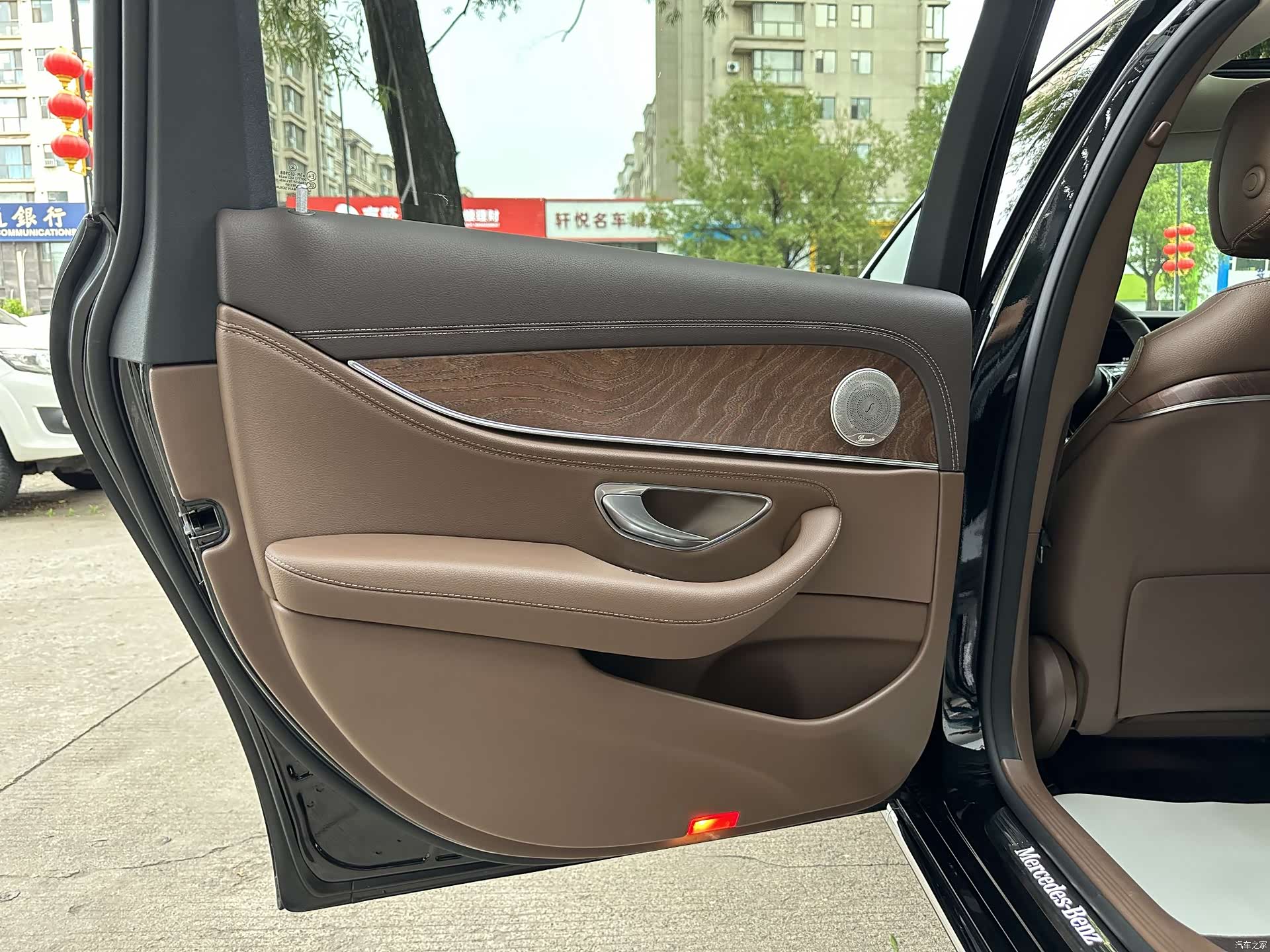 Mercedes-Benz E-Class, 2023 14