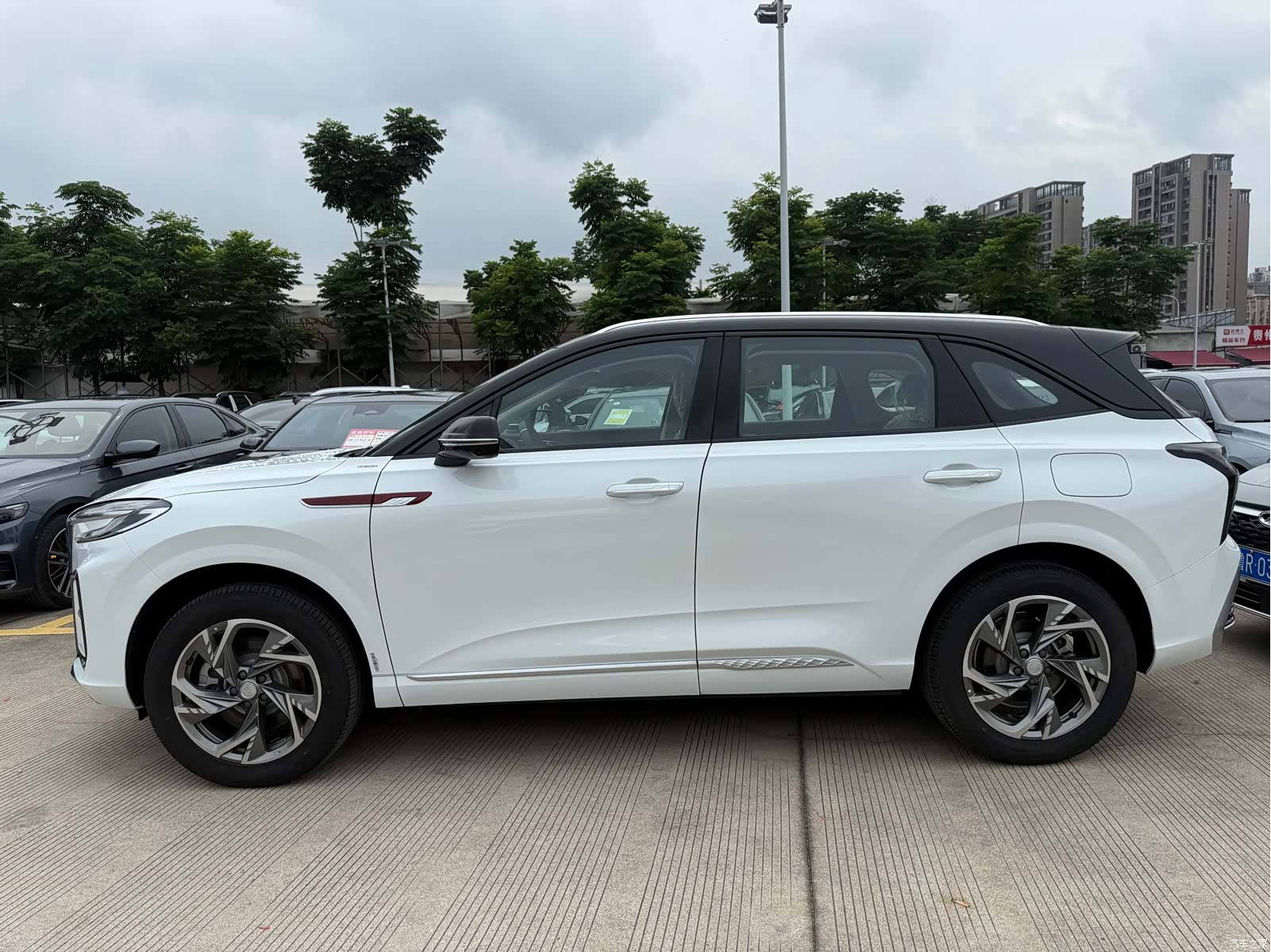 Hongqi HS3, 2026 4