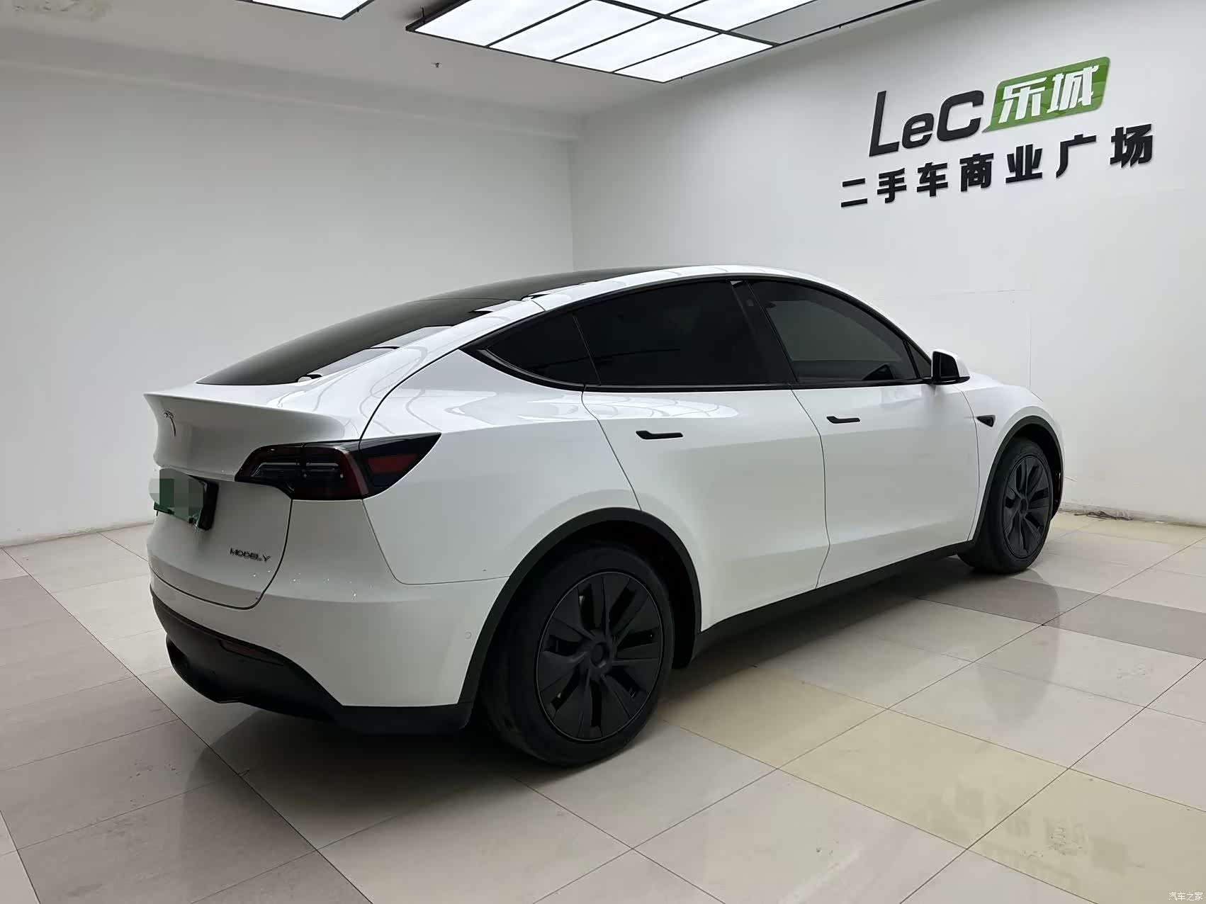 Tesla Model Y, 2024 4