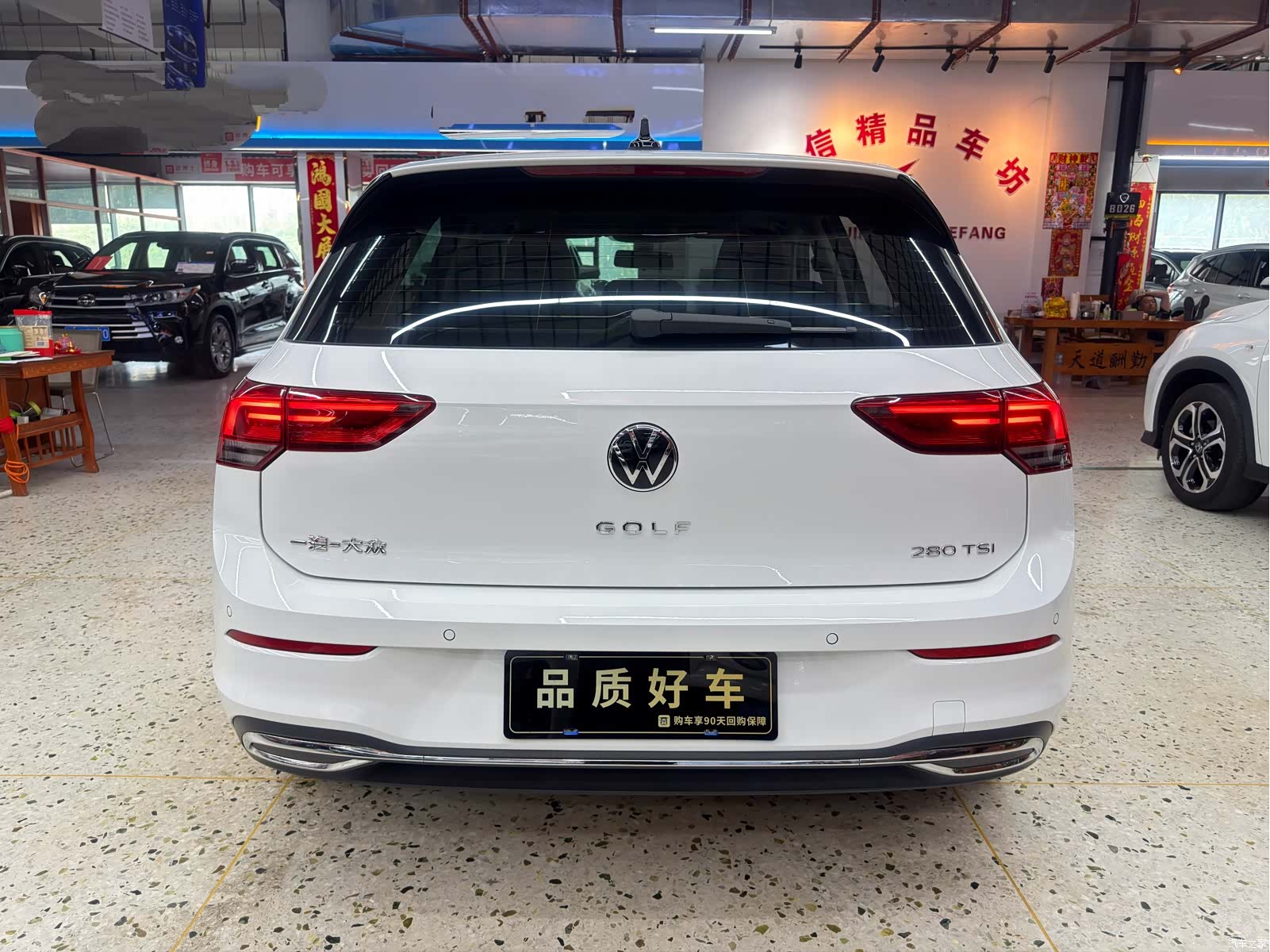 Volkswagen Golf, 2022 все фото