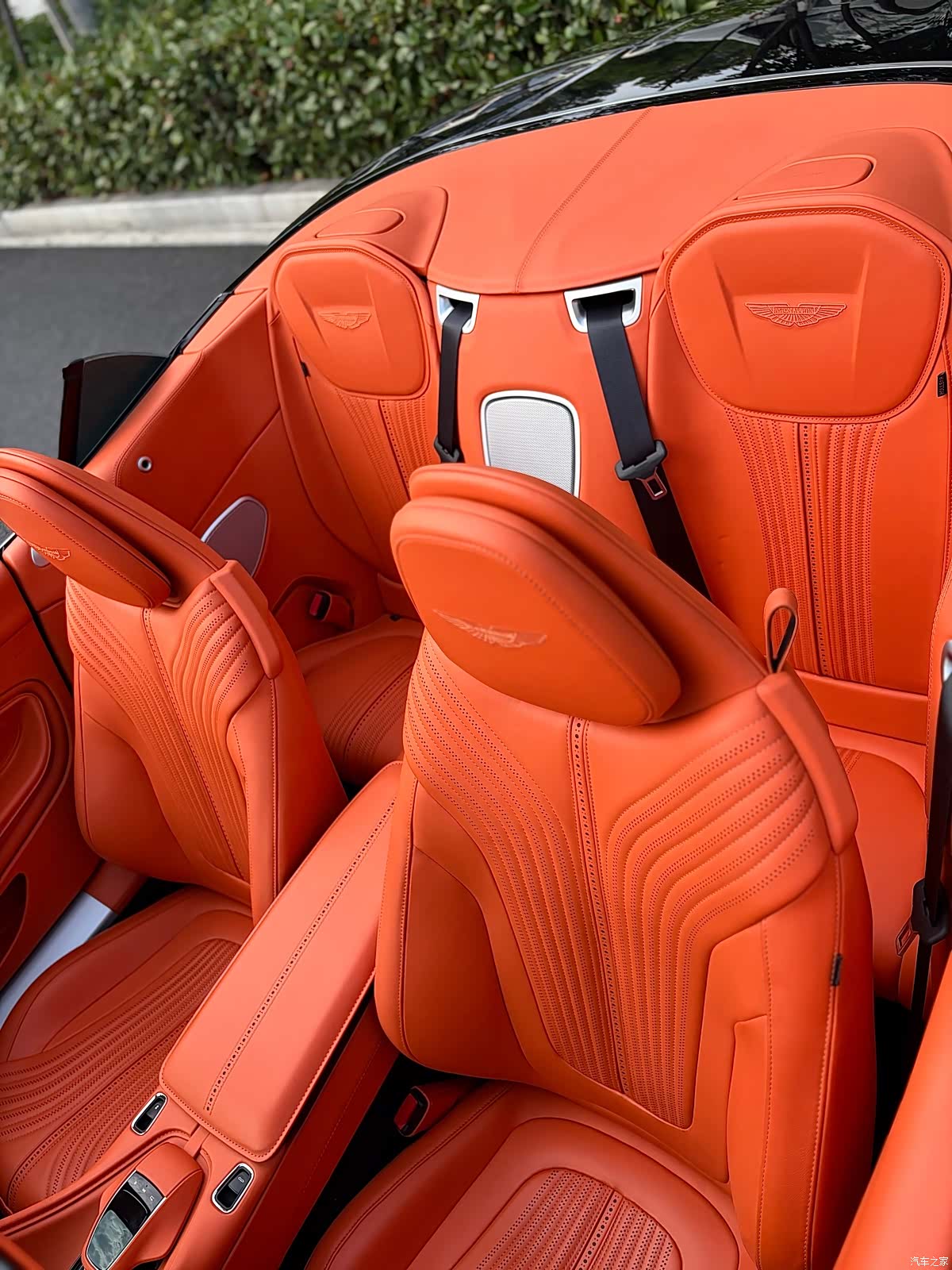 Aston Martin DB11, 2023 22