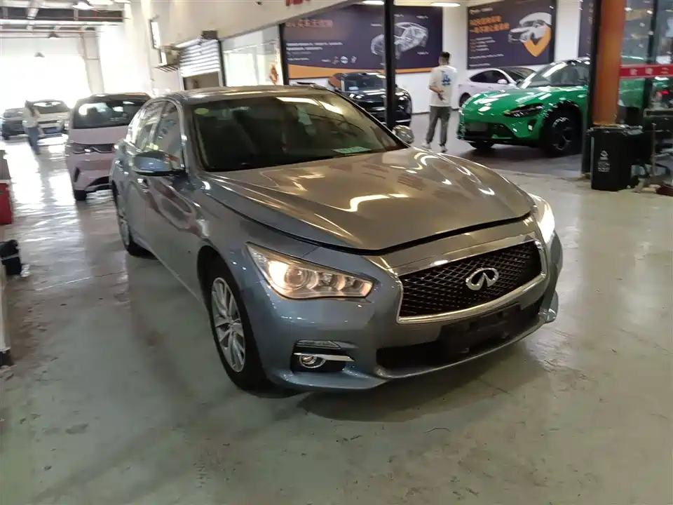 Infiniti Q50L