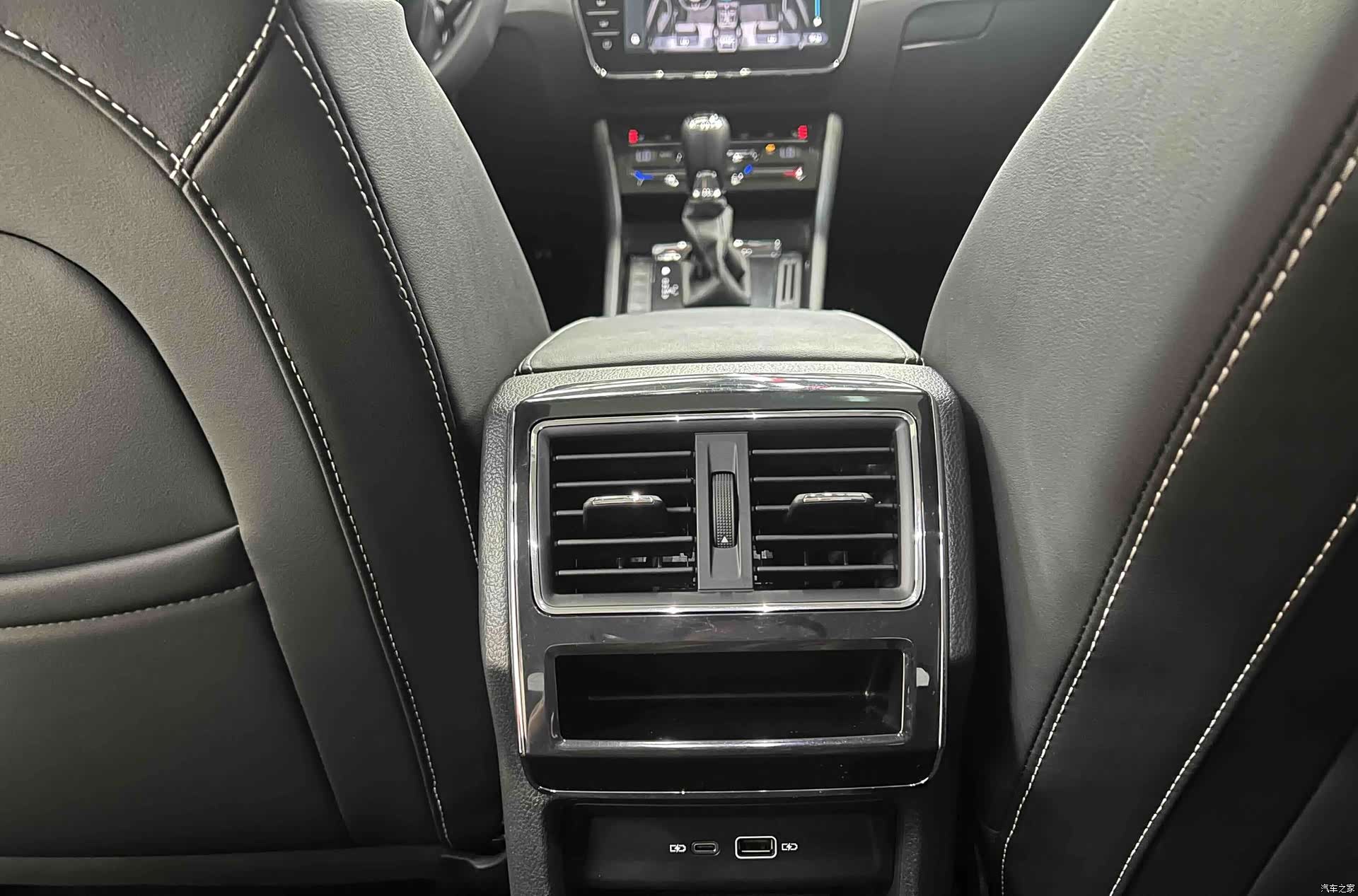 Skoda Superb, 2024 11