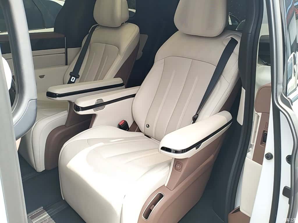 BYD Xia, 2025 17