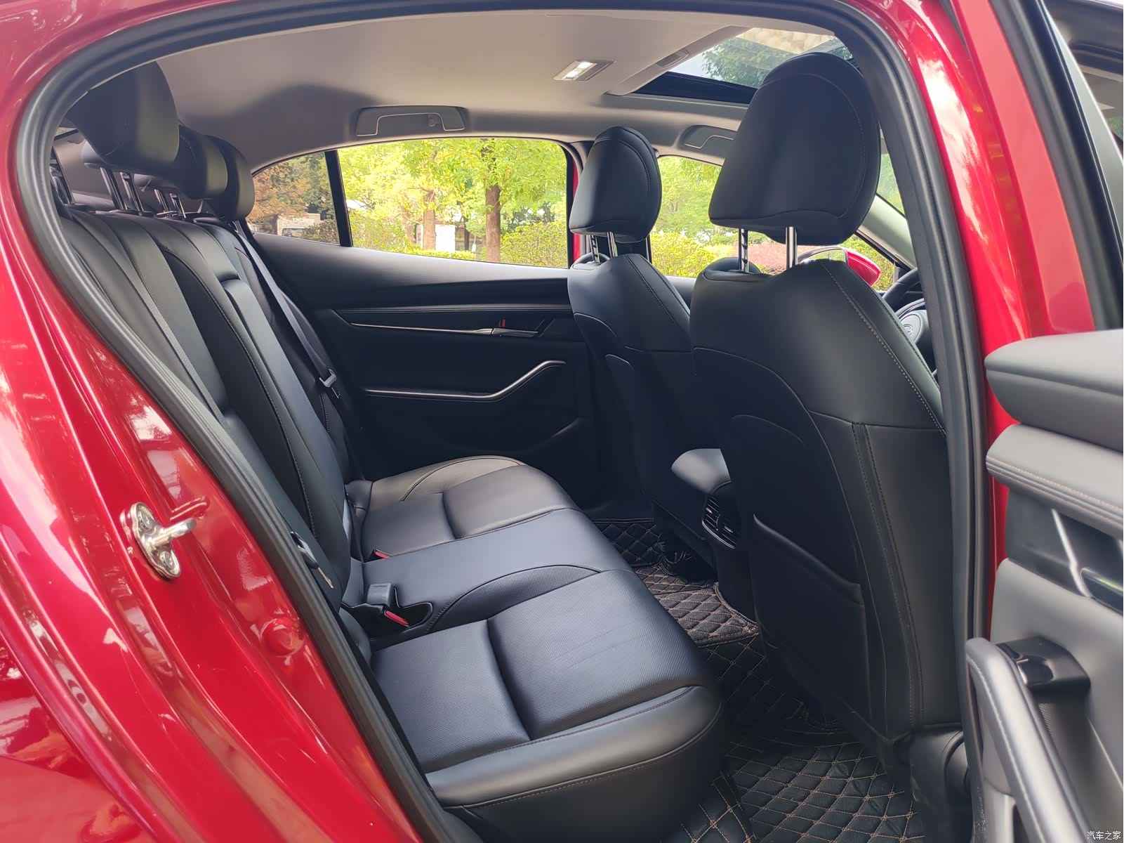Mazda Mazda3, 2023 17