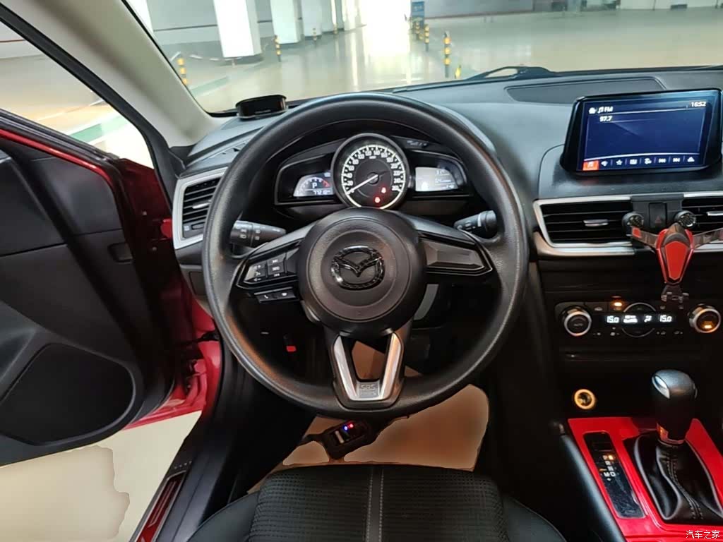 Mazda Mazda3, 2019 11