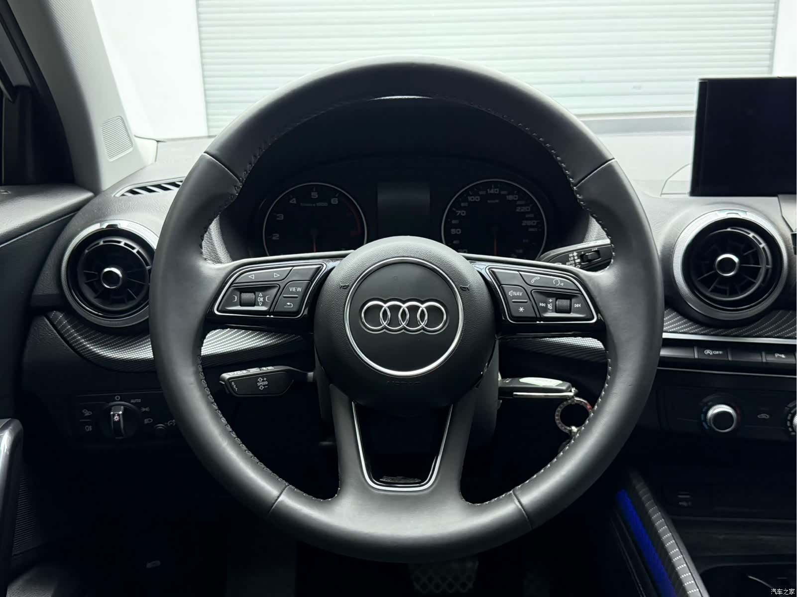 Audi Q2L, 2022 11