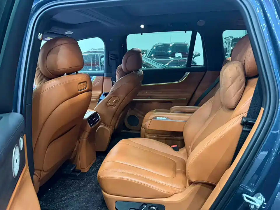 AITO Ask the world M9