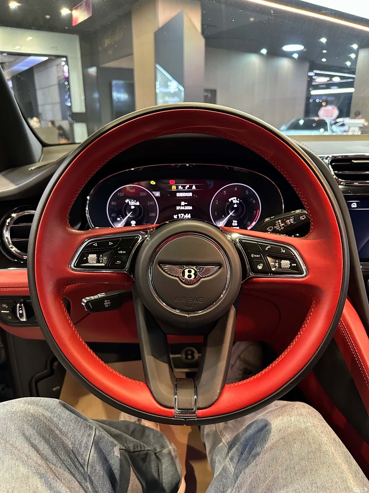 Bentley Bentayga, 2020 10