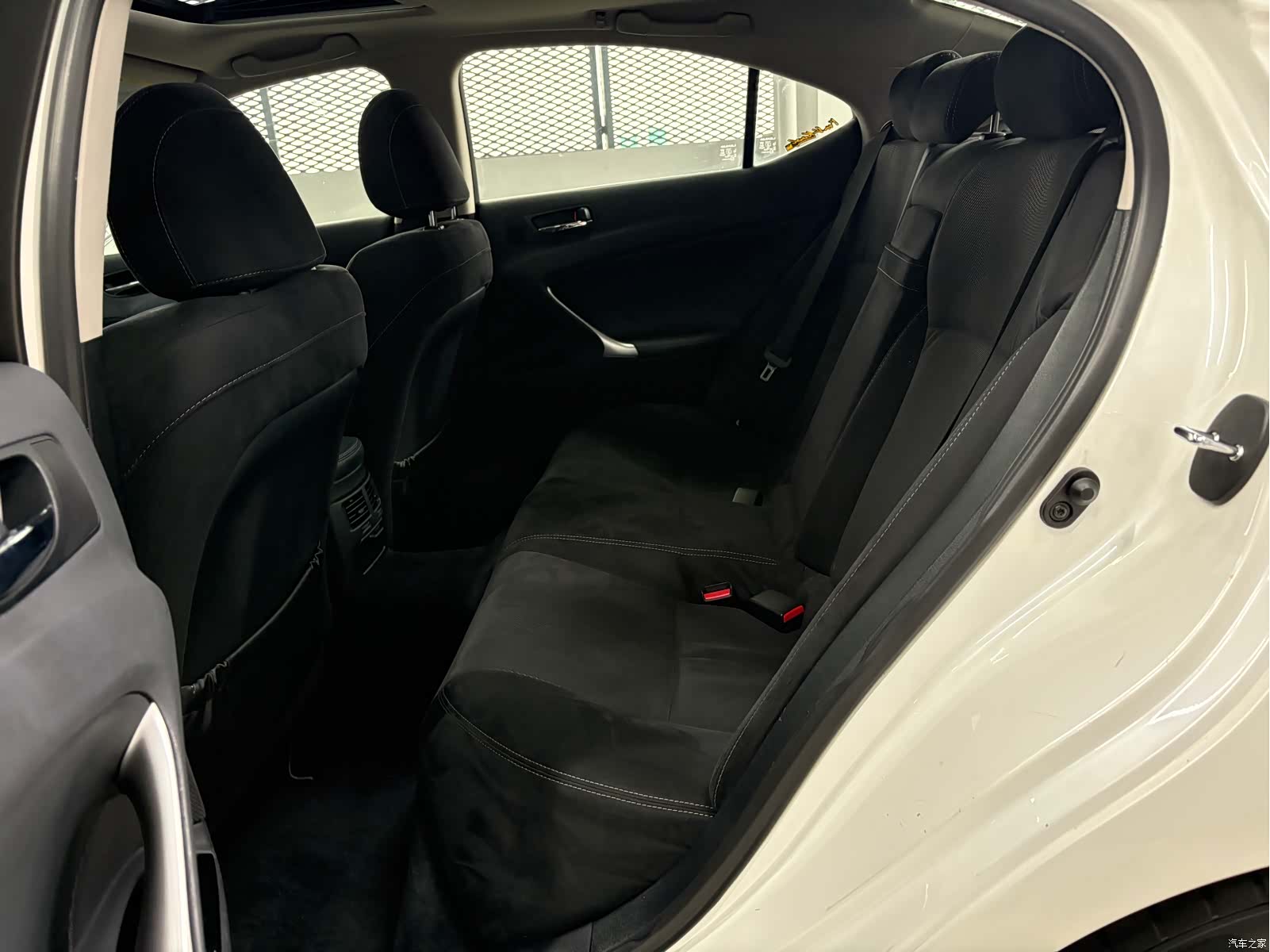 Lexus IS, 2011 8
