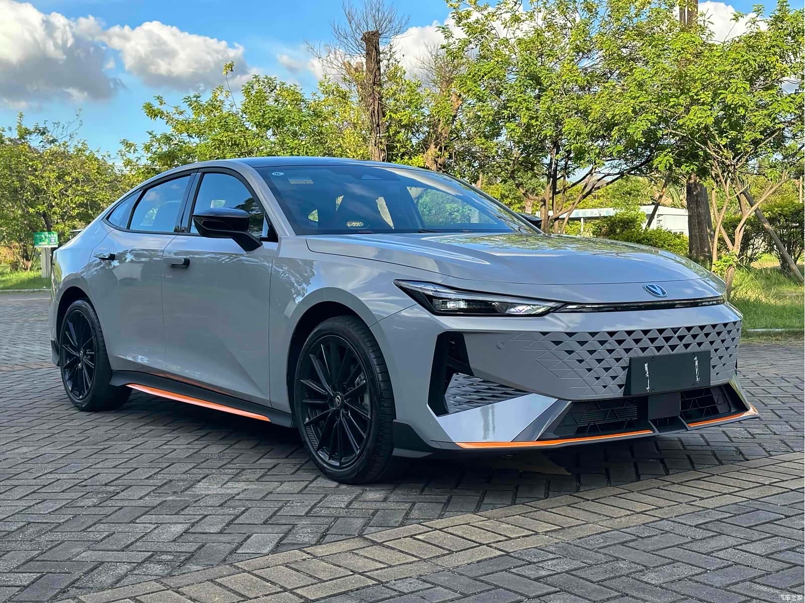 Changan UNI-V, 2024 3