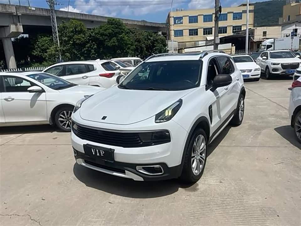 Lynk & Co 01