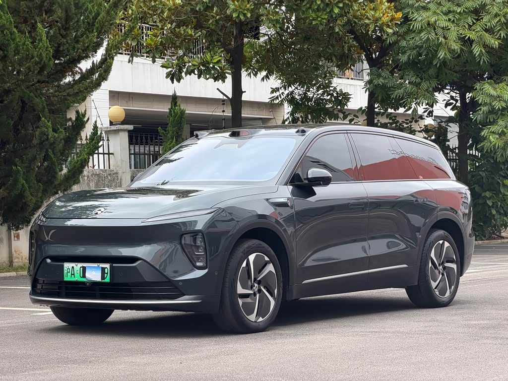 NIO ES8