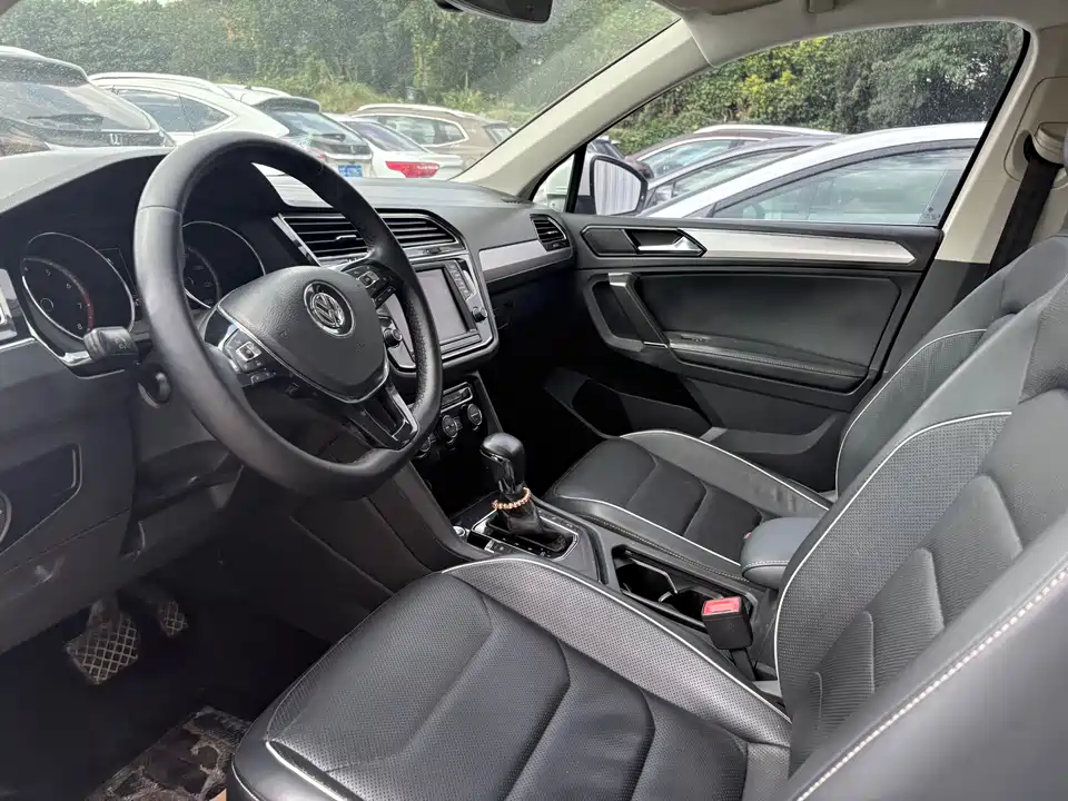 Volkswagen Tiguan L