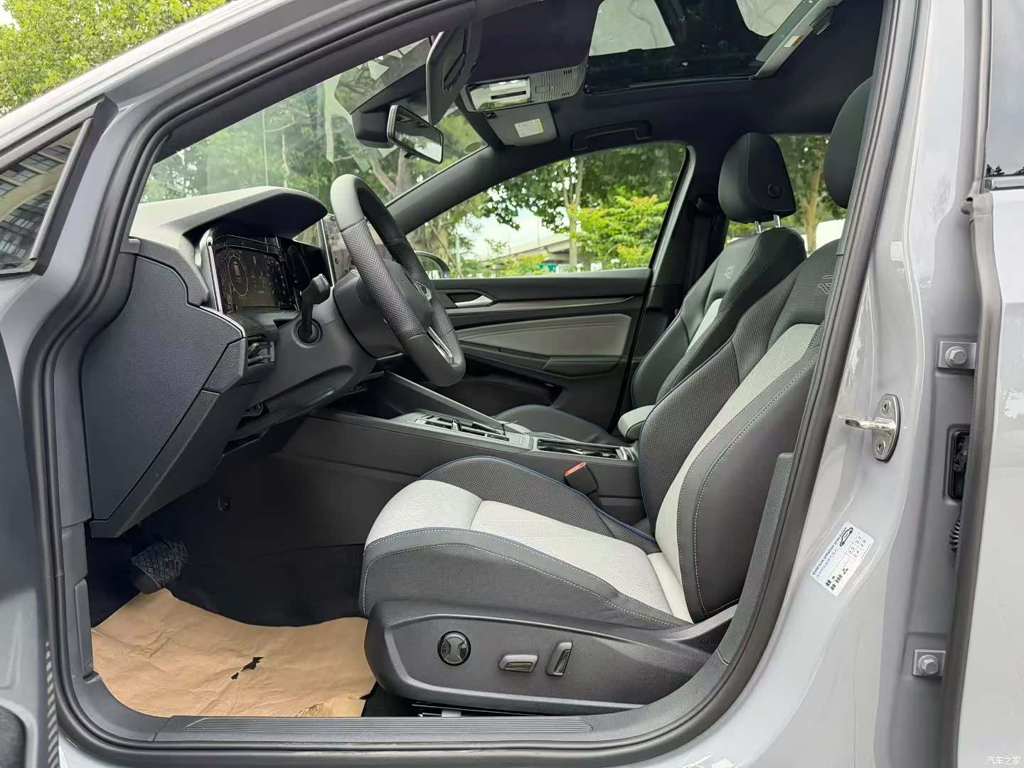 Volkswagen Golf, 2026 4
