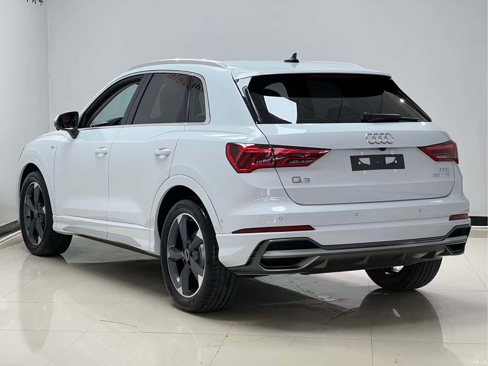 Audi Q3, 2022 4