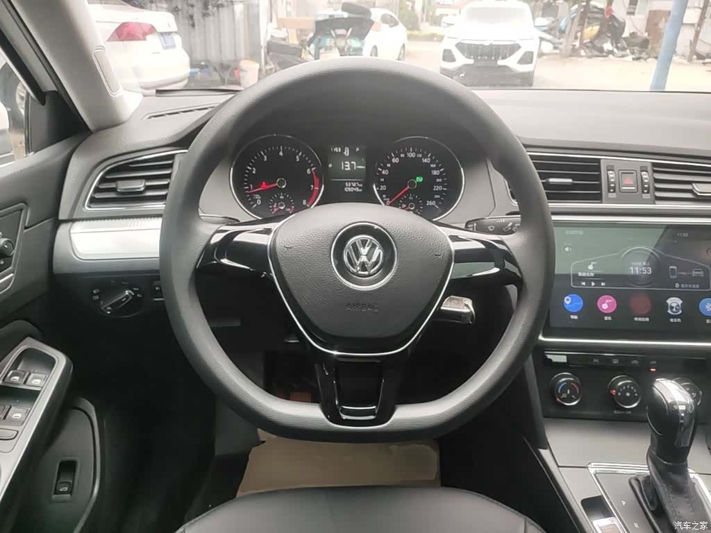 Volkswagen Lamando, 2018 11