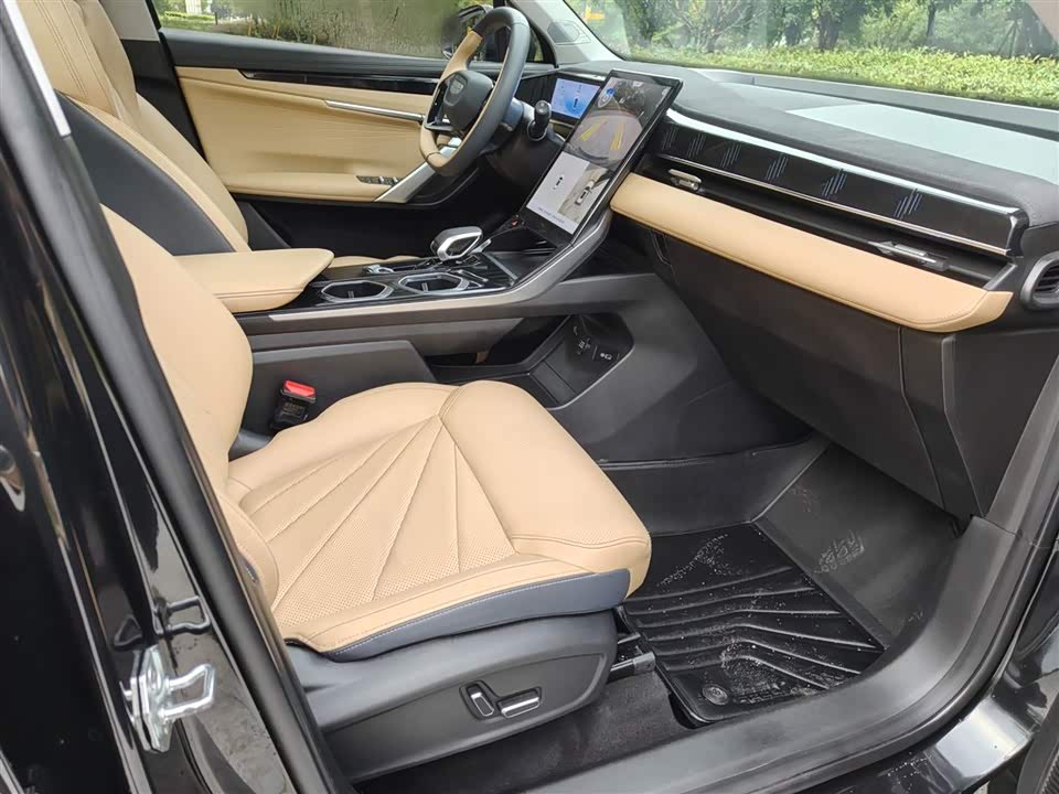 Geely Atlas L