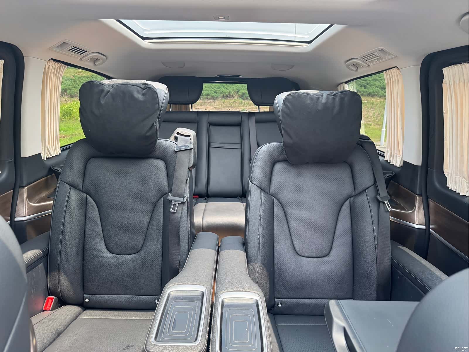 Mercedes-Benz V-Class, 2020 15
