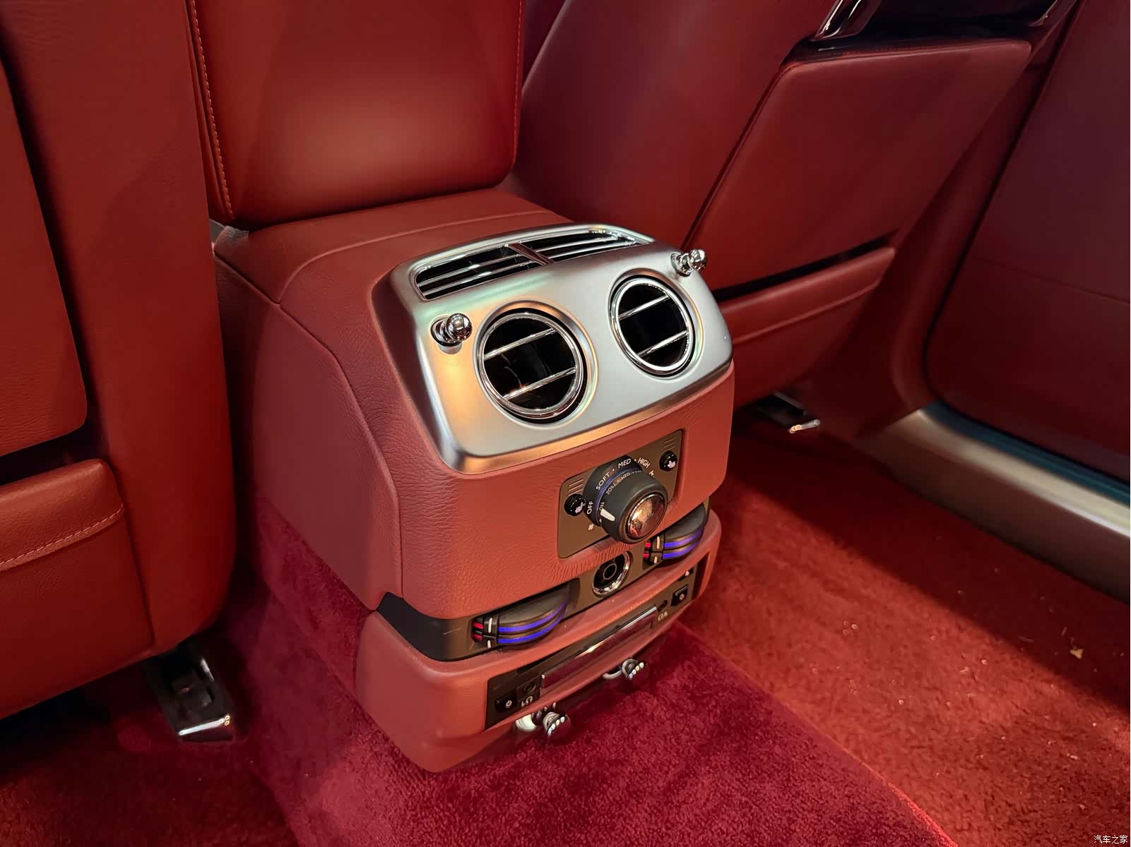Rolls-Royce Ghost, 2013 19