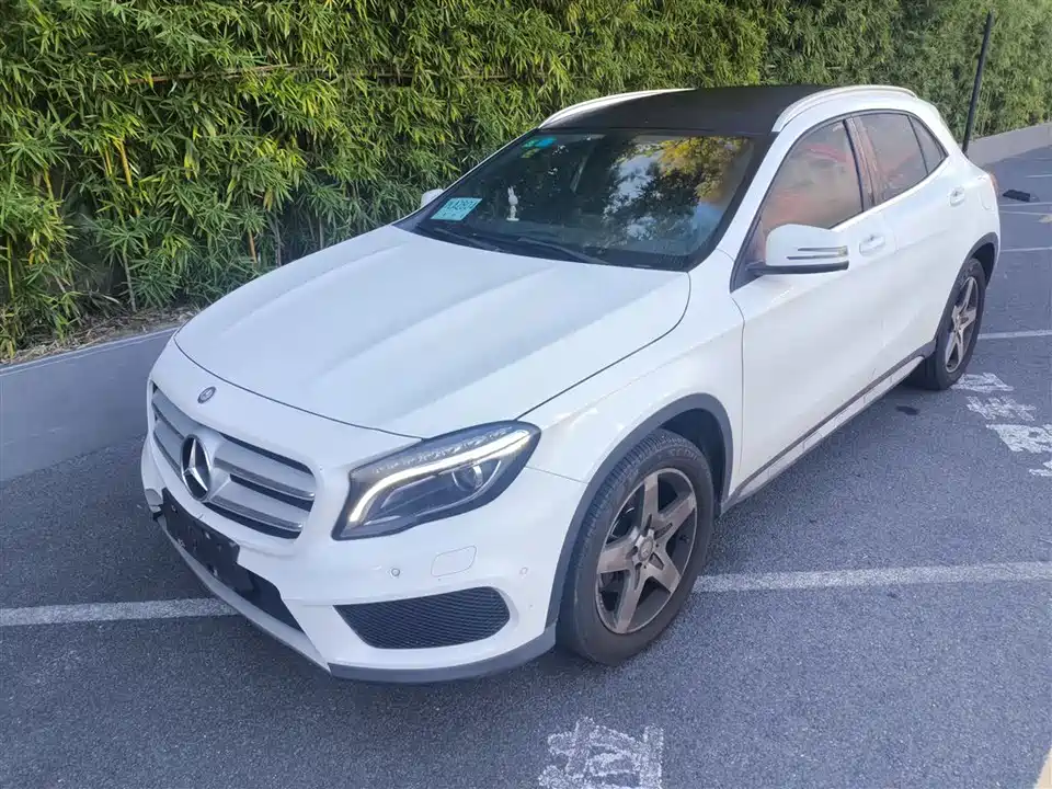 Mercedes-Benz GLA