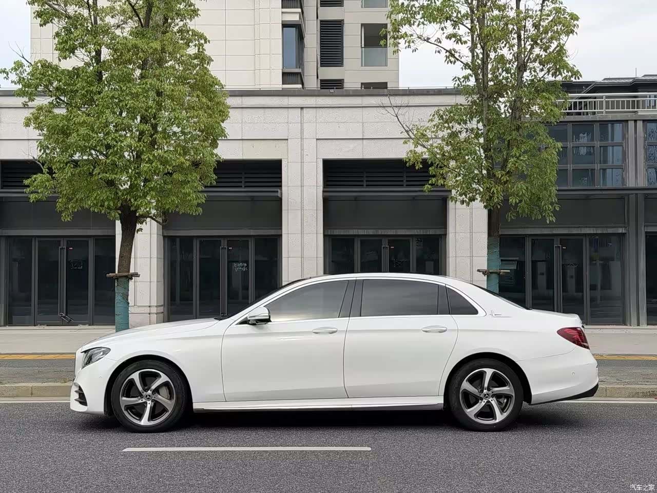 Mercedes-Benz E-Class, 2018 3