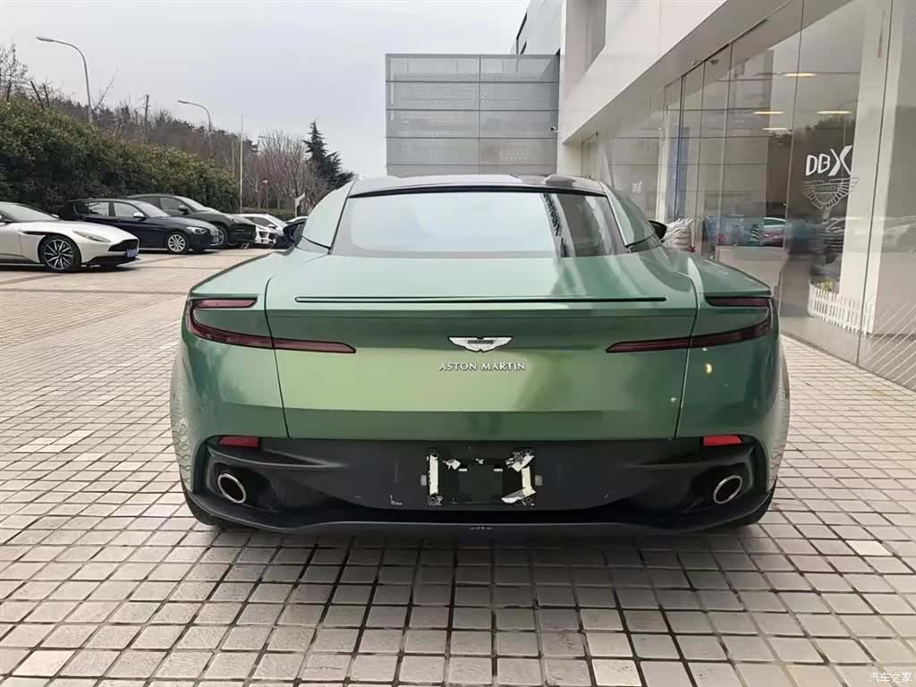 Aston Martin DB11, 2019 4