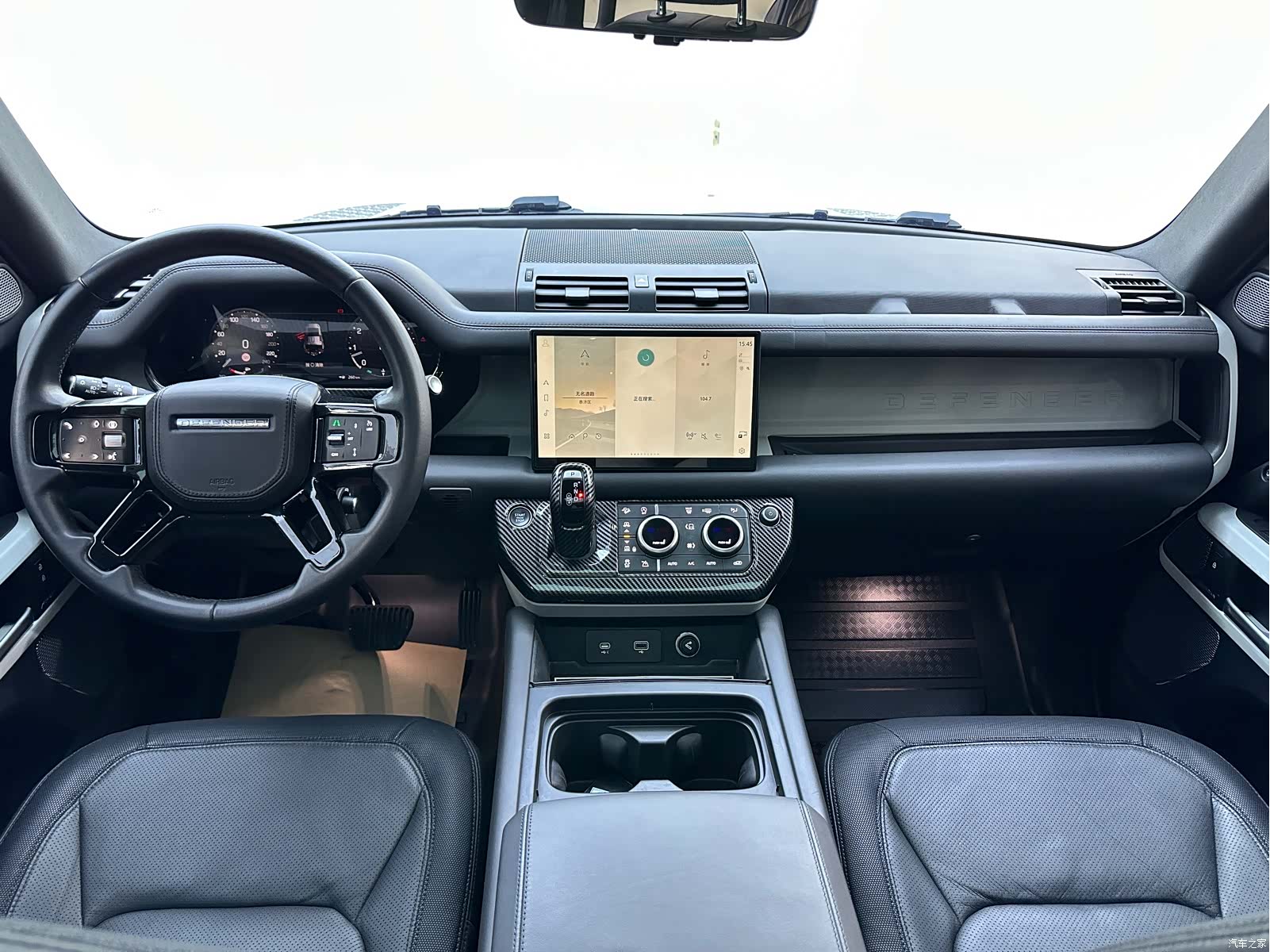 Land Rover Defender, 2024 4