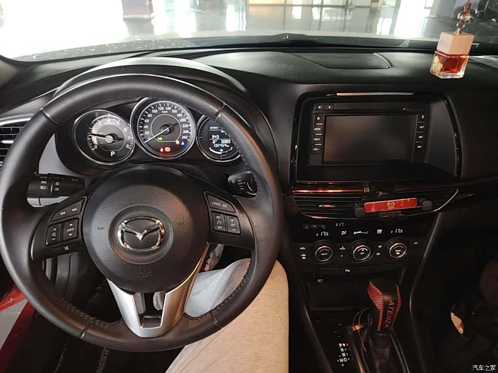 Mazda Atenza, 2016 10