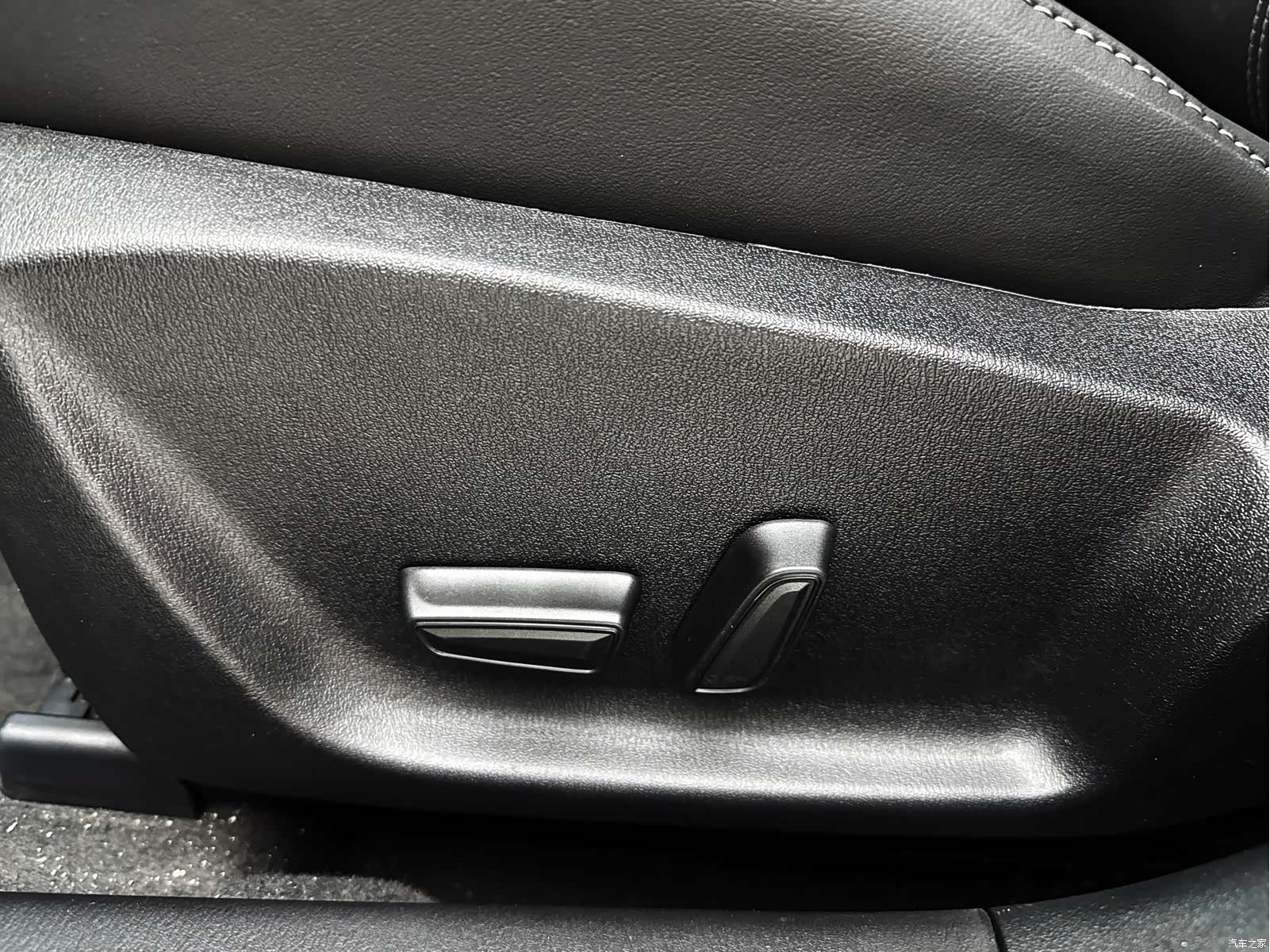 Mazda CX-4, 2023 26