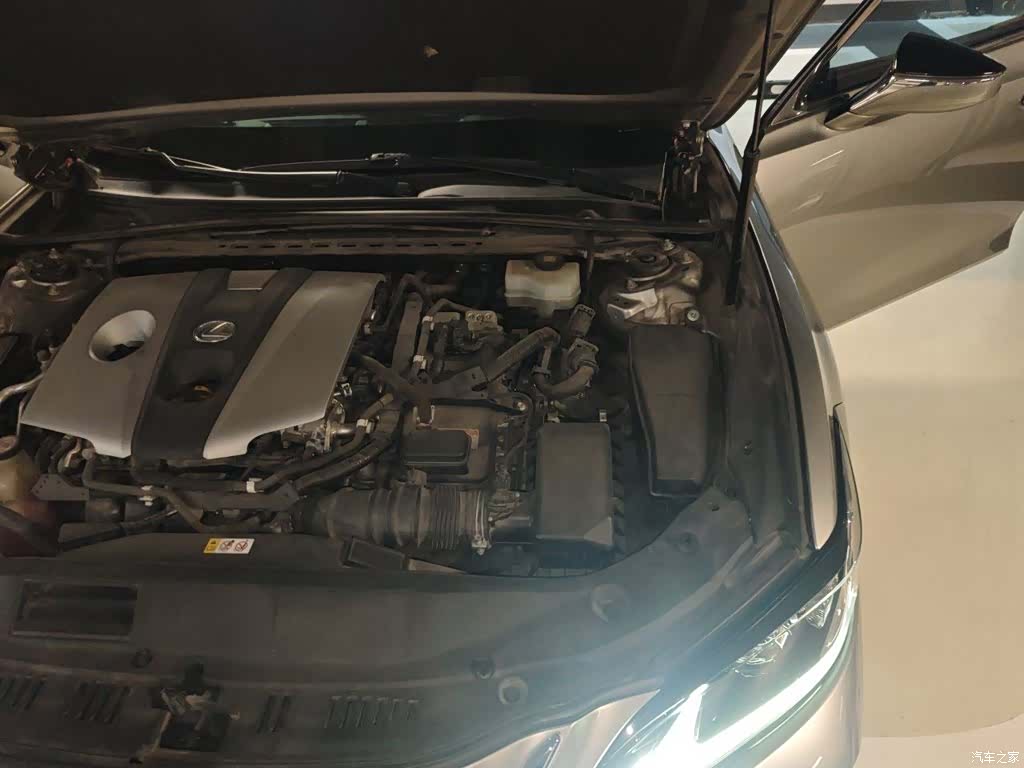 Lexus ES, 2018 22