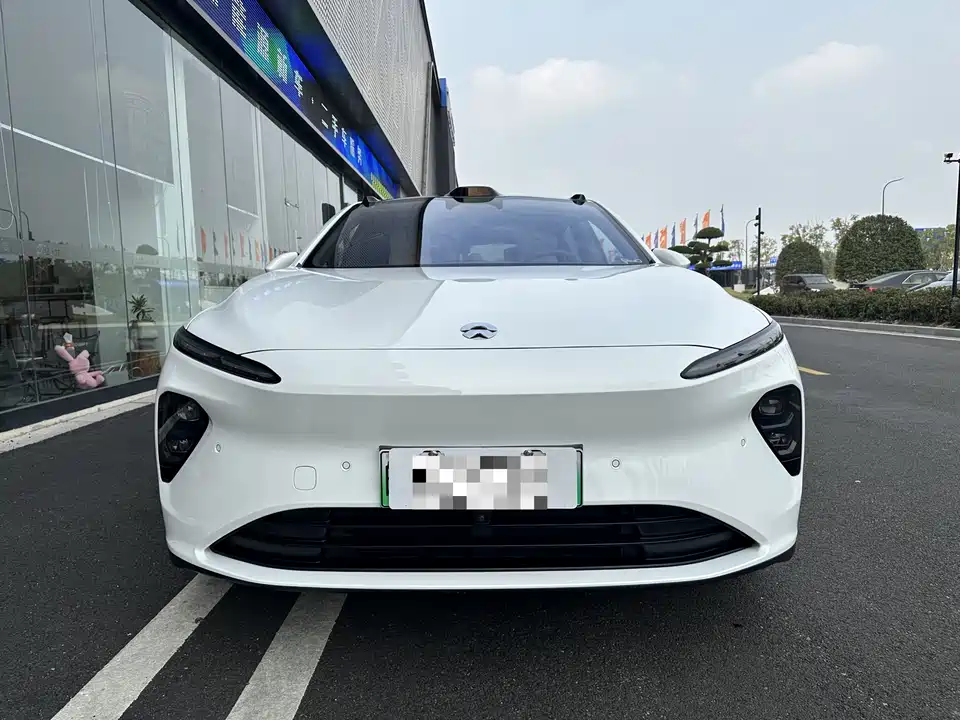 NIO ET7