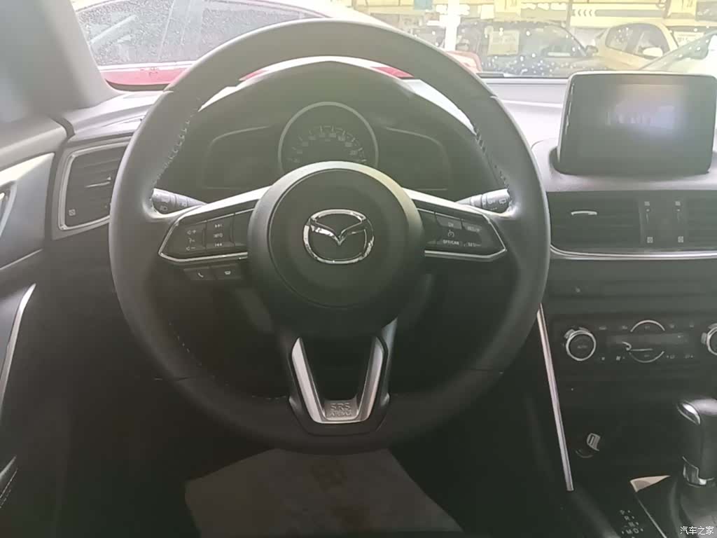 Mazda CX-4, 2018 11