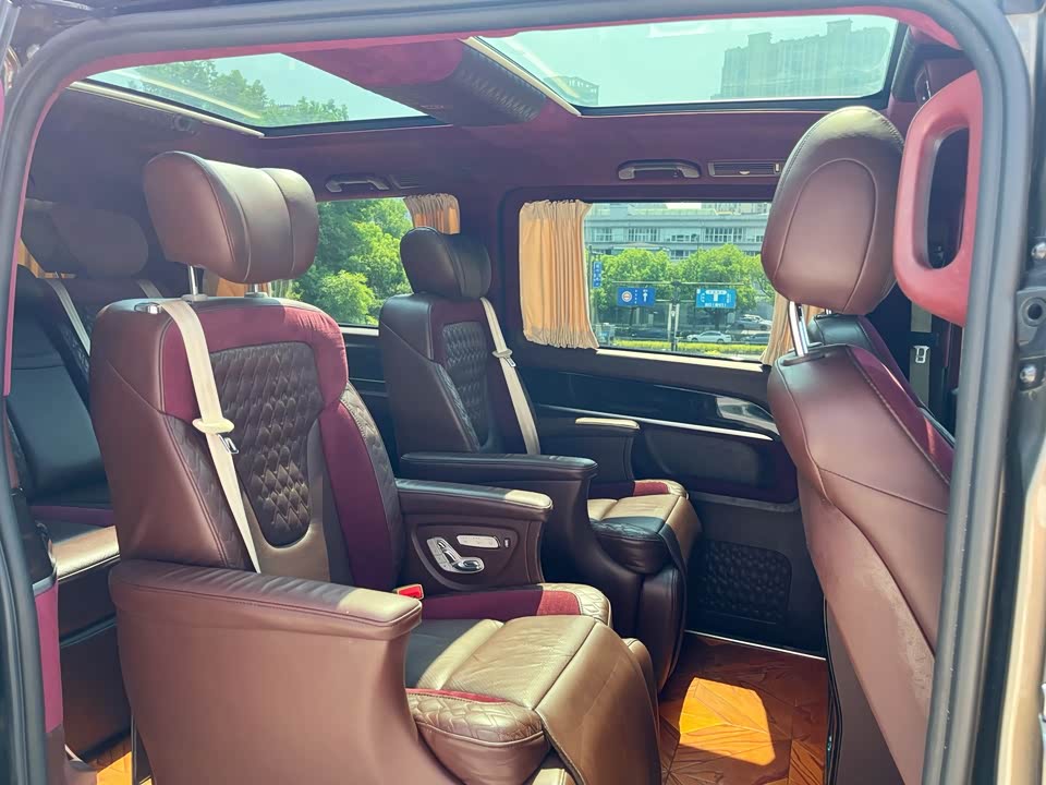 Mercedes-Benz V-class