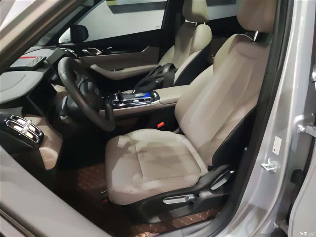 Geely Boyue, 2025 15