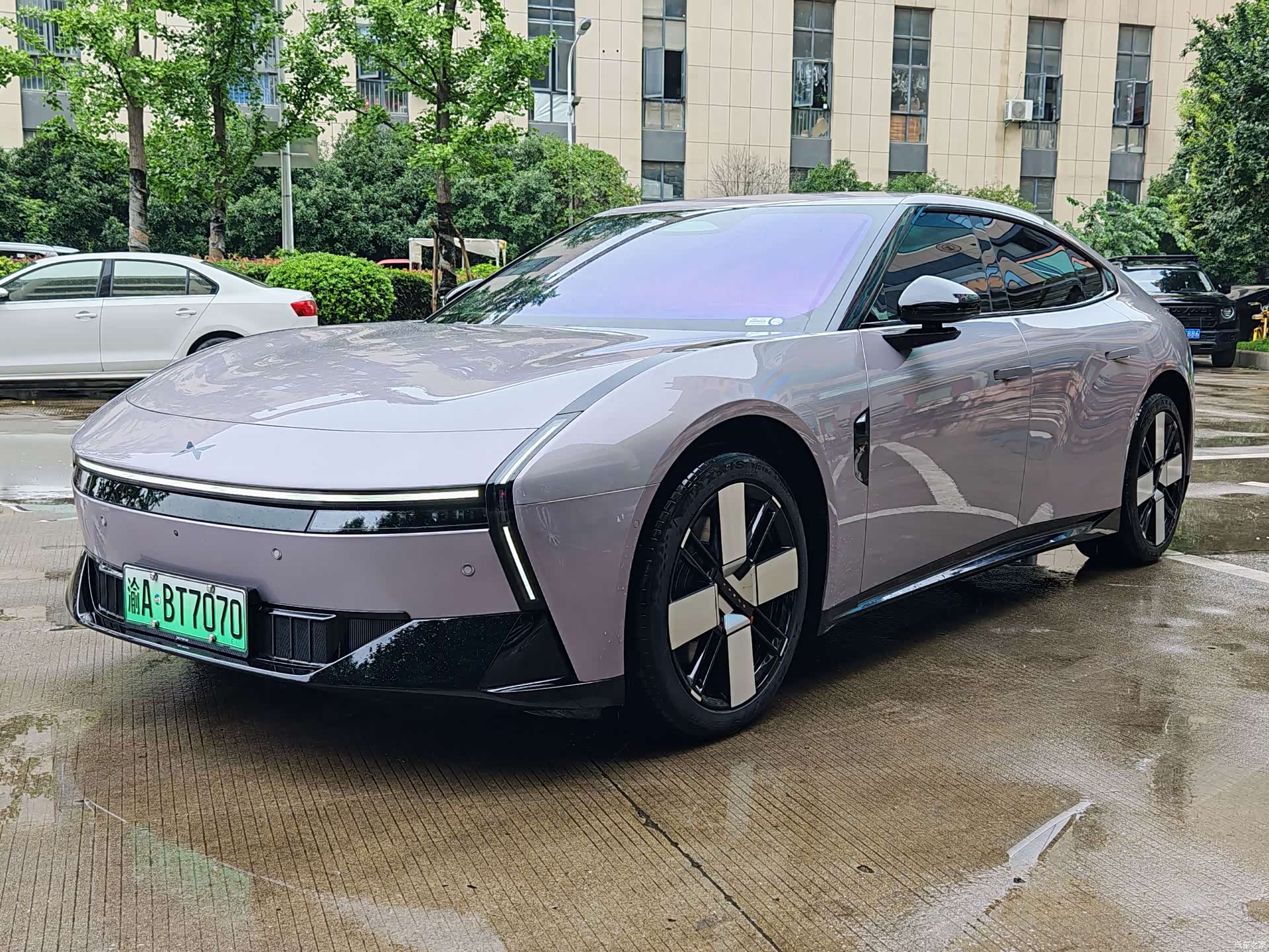 Xpeng P7, 2025 1