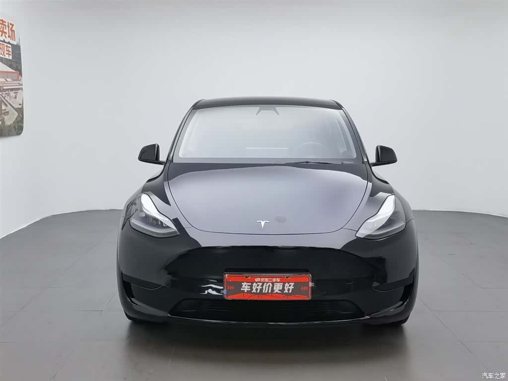 Tesla Model Y, 2022 3