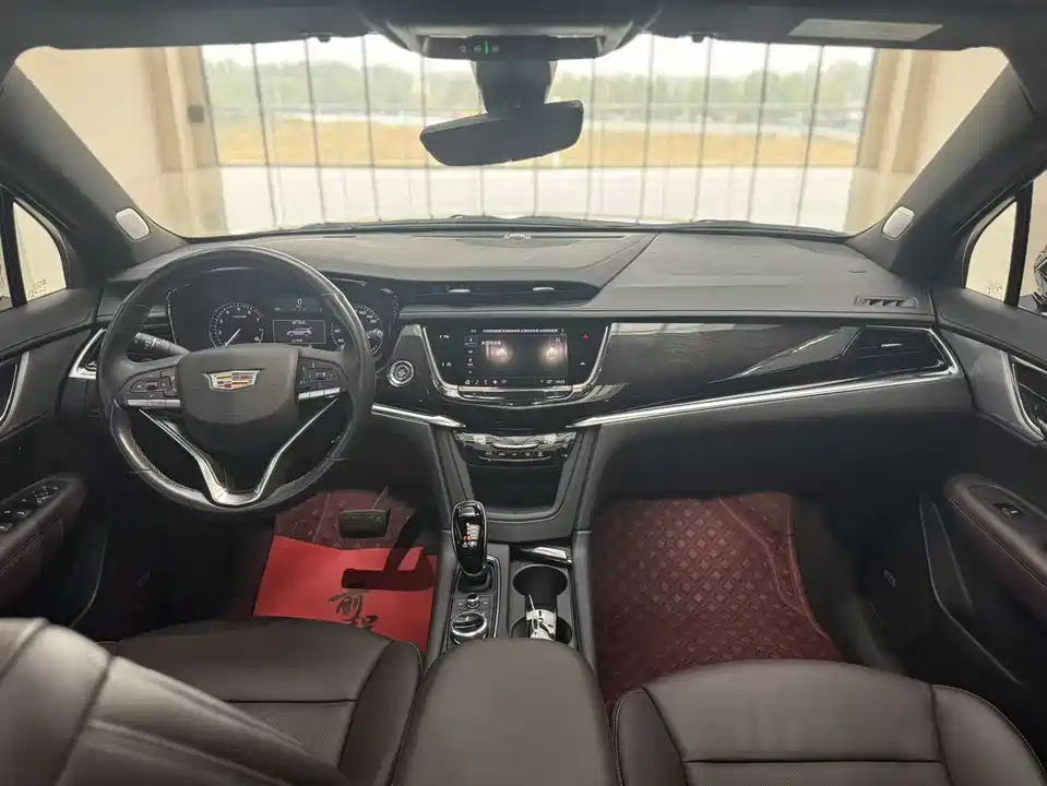 Cadillac XT6