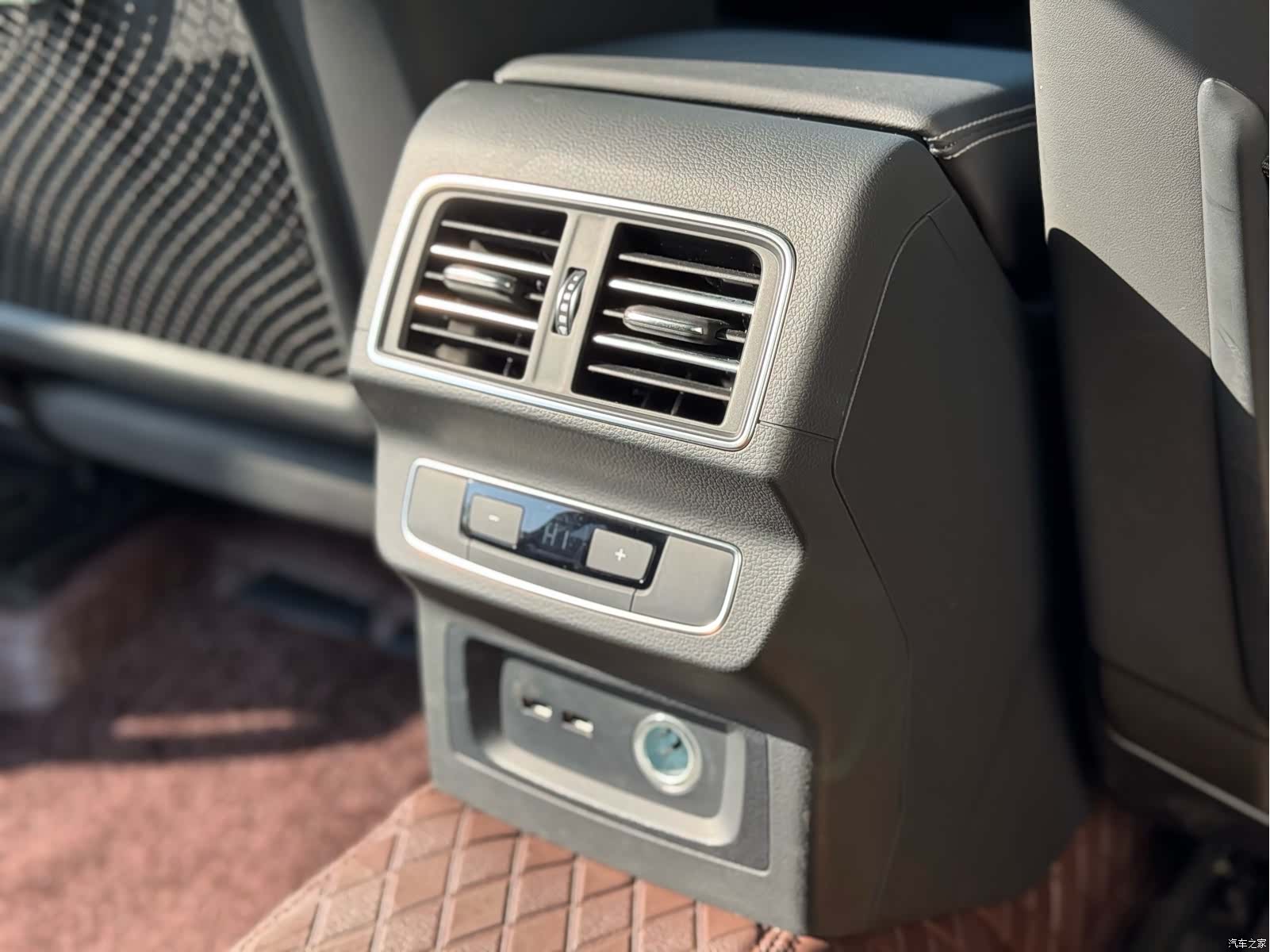 Audi Q5L, 2023 31