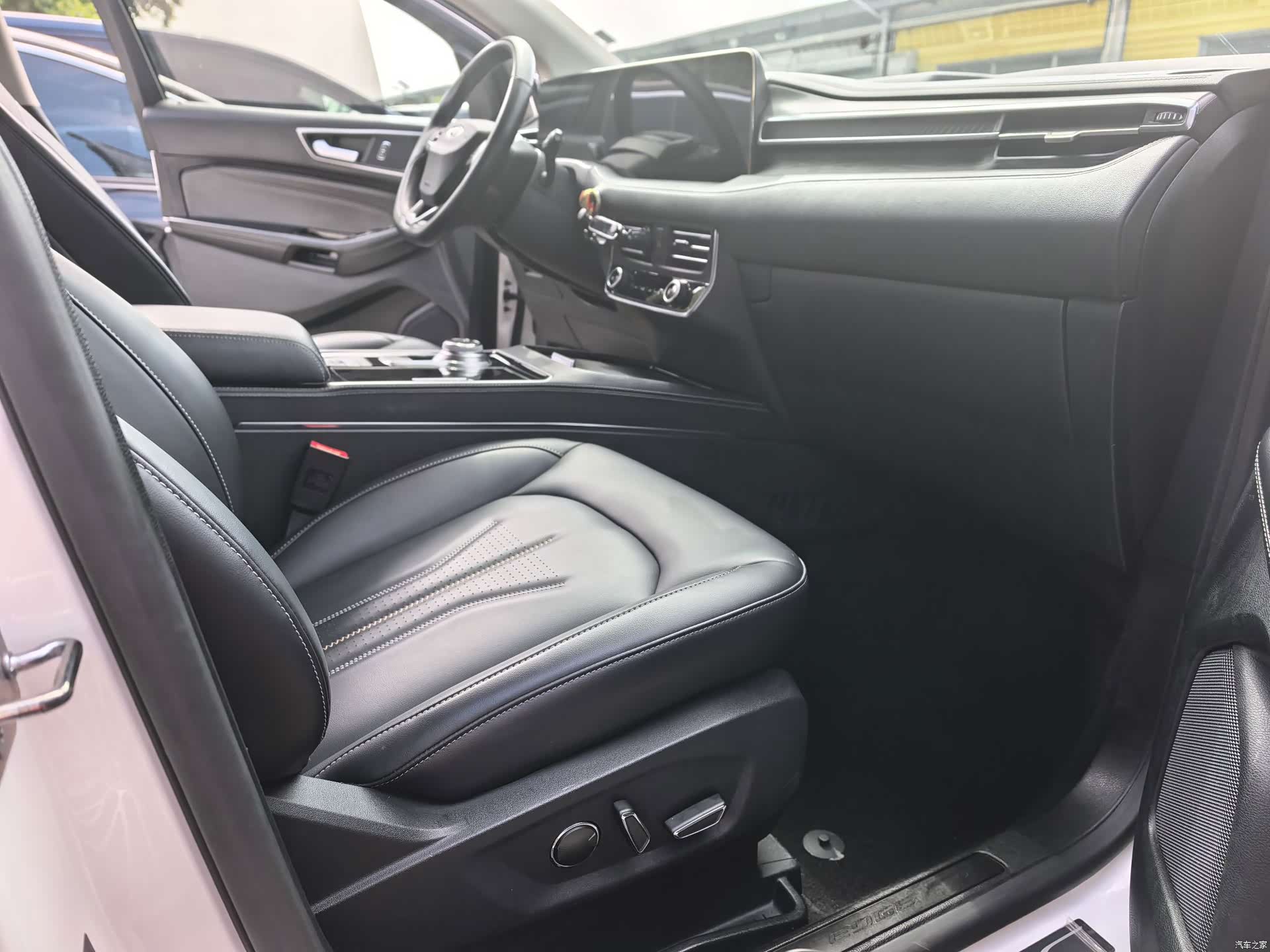 Ford Edge, 2022 8