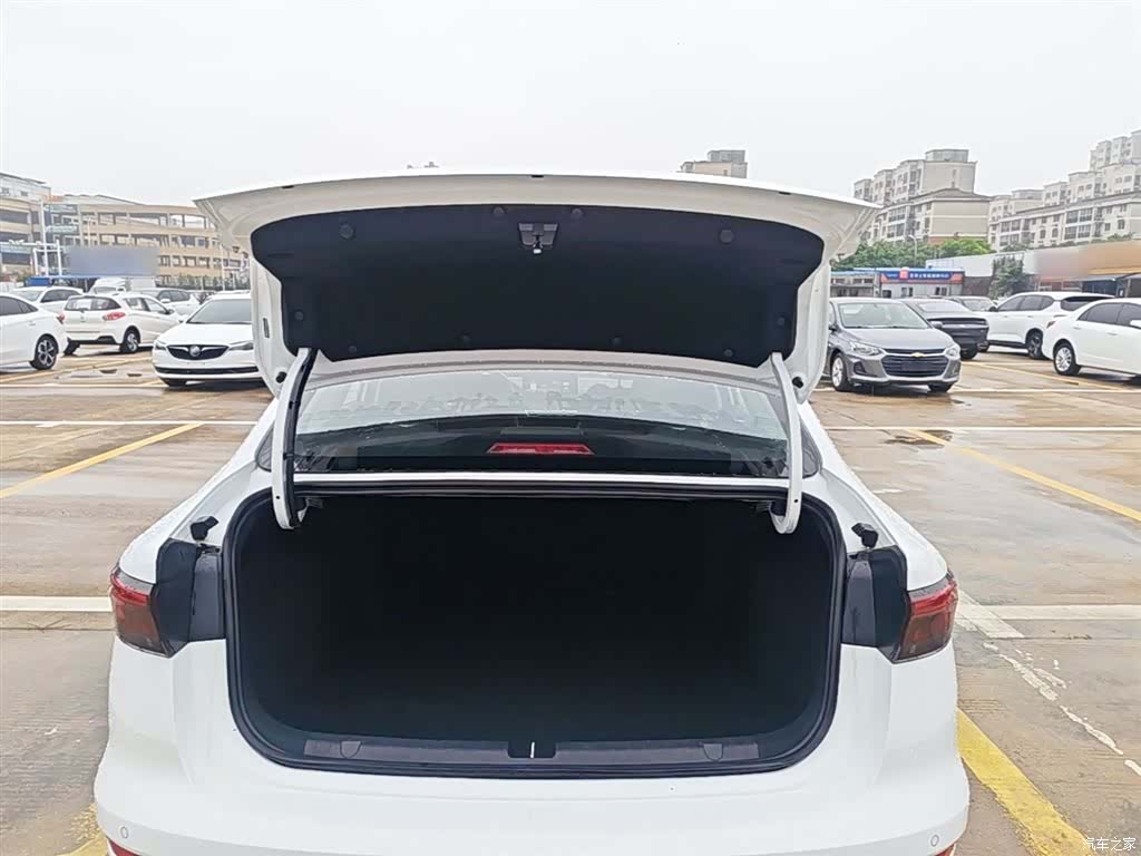 Geely Emgrand, 2023 19