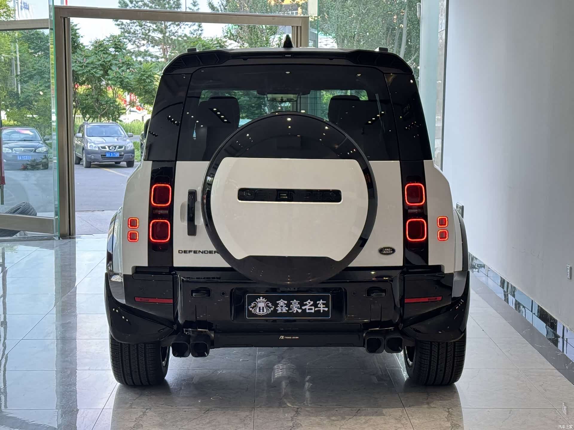 Land Rover Defender, 2025 21