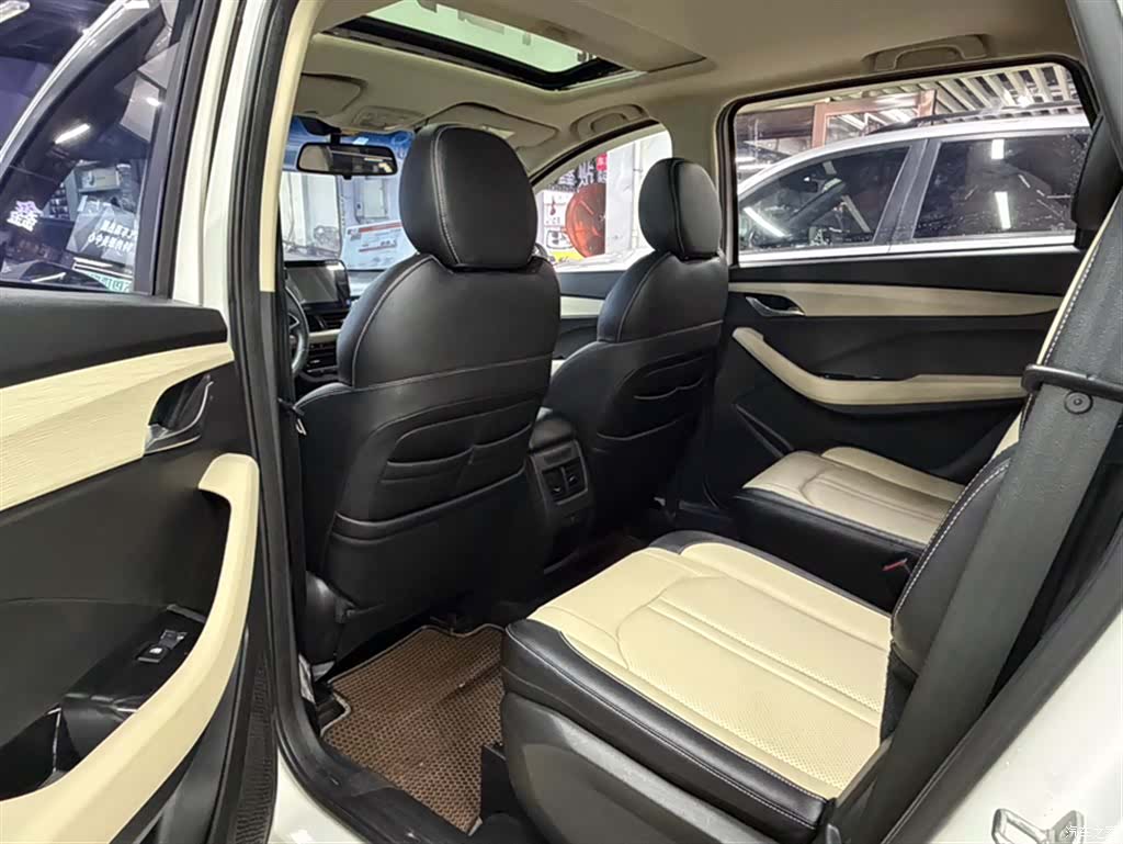 Wuling 360, 2018 14