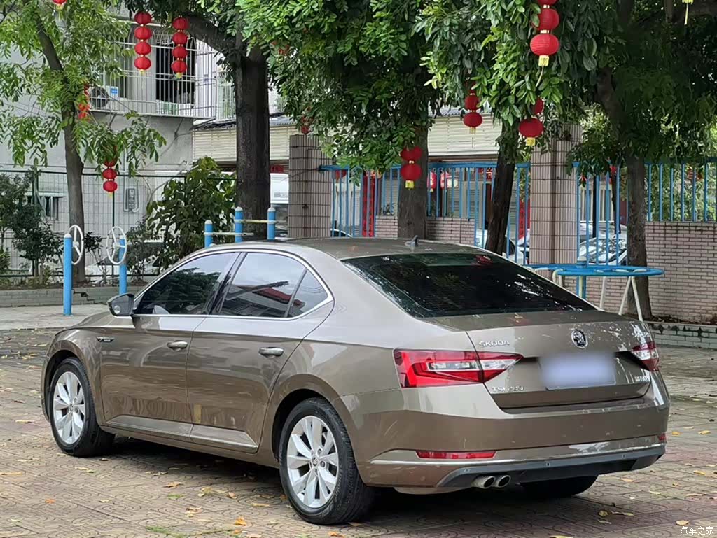 Skoda Superb, 2018 4