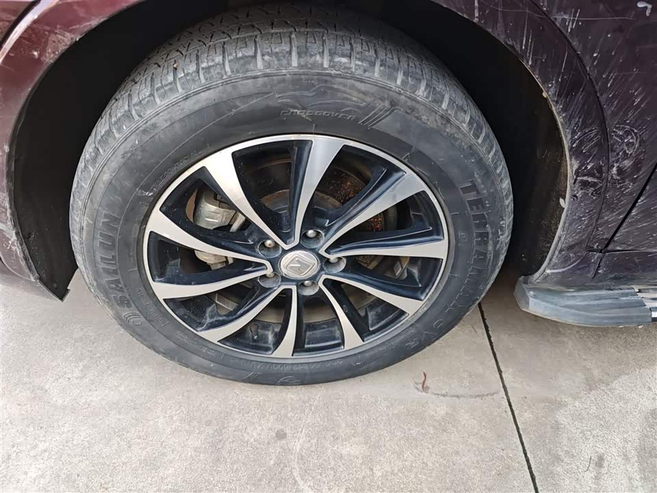 Zotye SR7 Zotye SR7