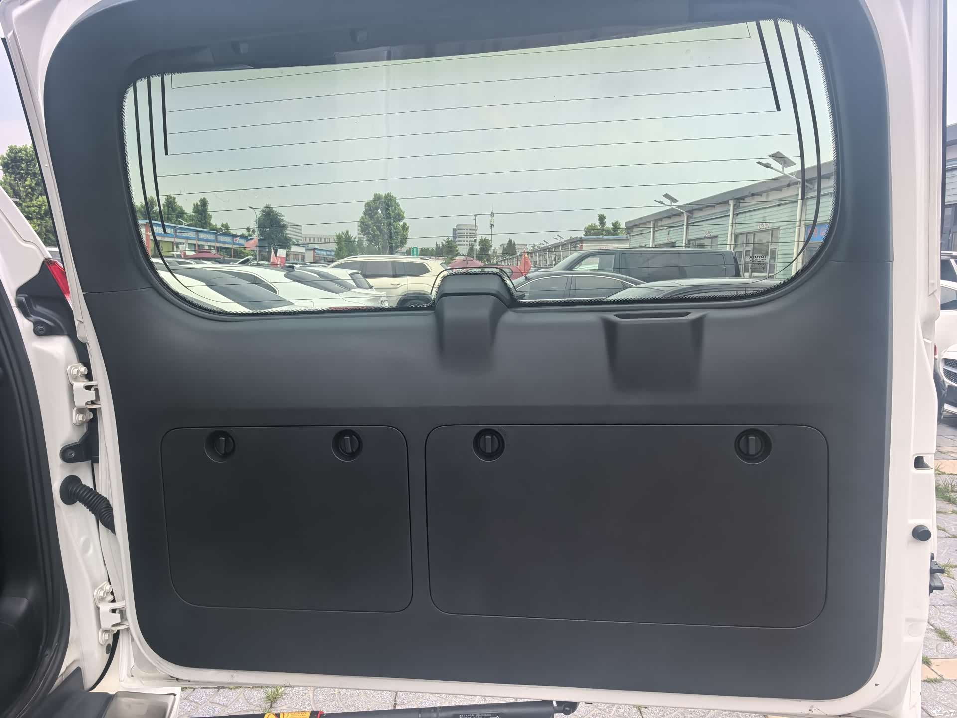 Toyota Prado, 2015 13